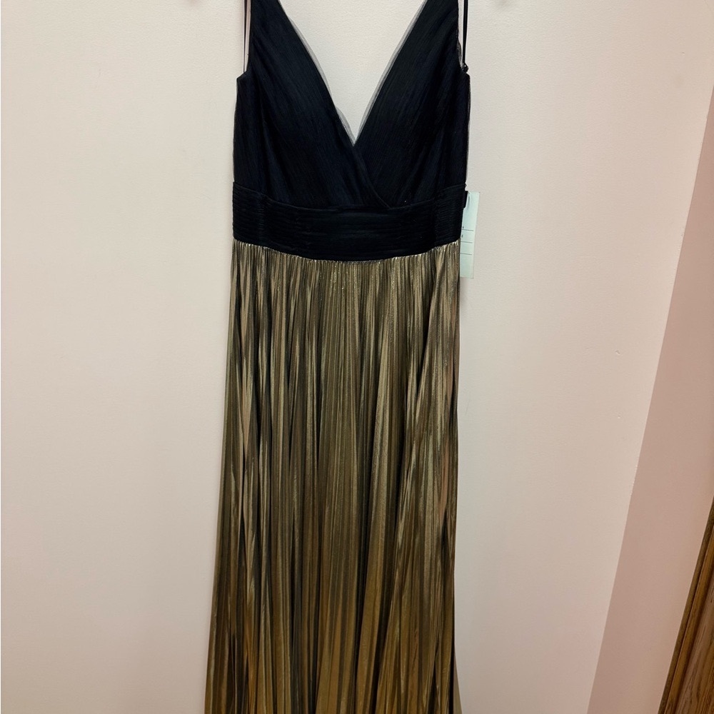 Elegant Black and Gold Women's Dress